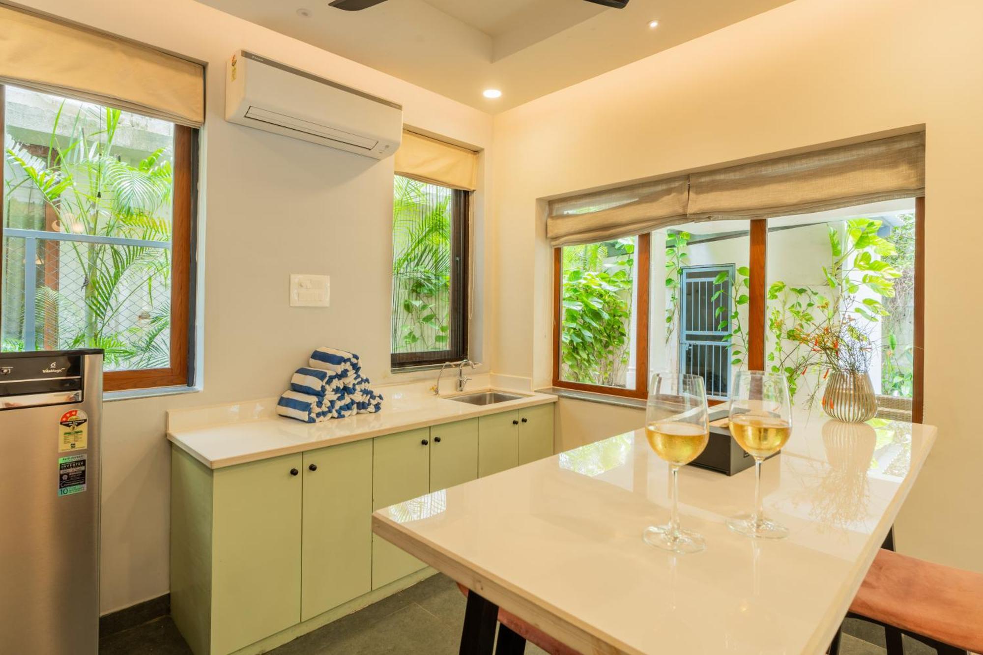 Elivaas 3 Bhk Pvt Pool & Bar - Villa Valerie Oxel Экстерьер фото